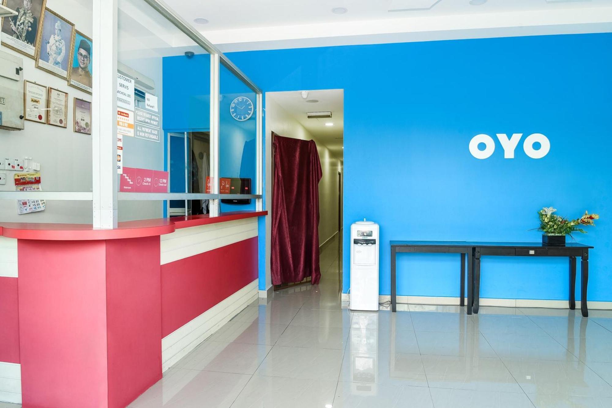 Oyo 90282 Hotel Taj Inn, Seksyen 7 샤알람 외부 사진