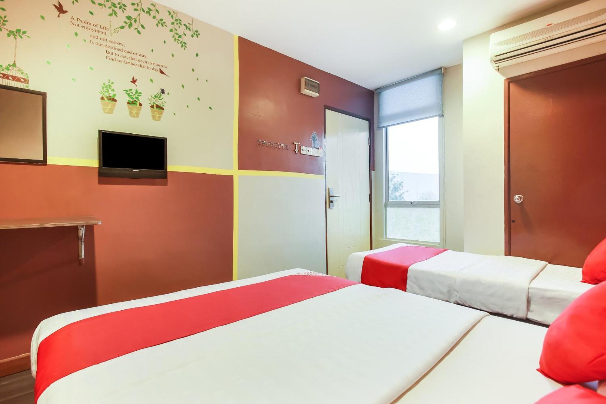 Oyo 90282 Hotel Taj Inn, Seksyen 7 샤알람 외부 사진