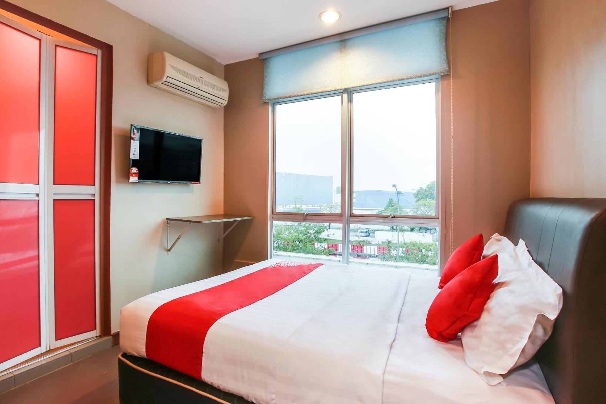 Oyo 90282 Hotel Taj Inn, Seksyen 7 샤알람 외부 사진