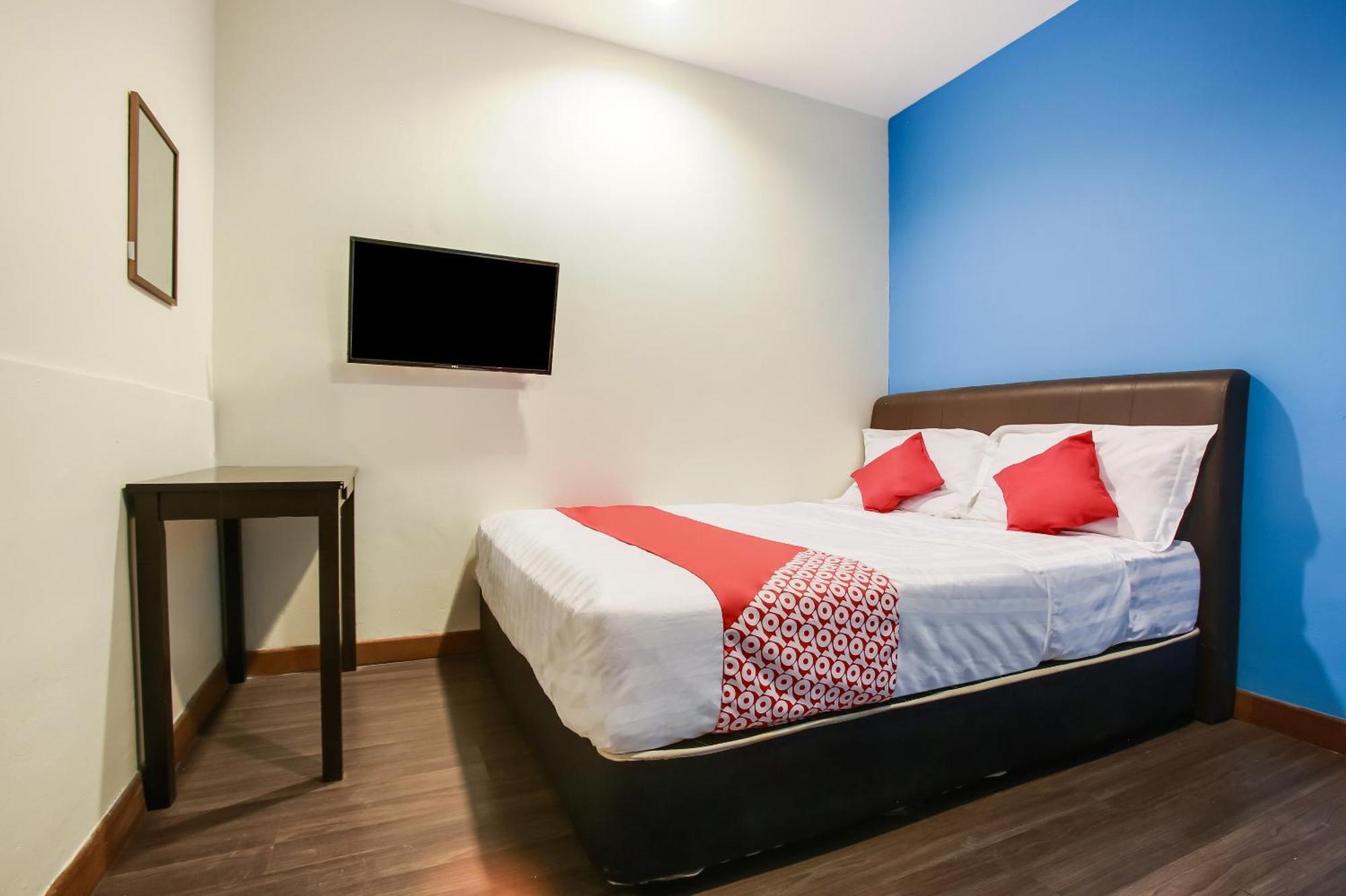 Oyo 90282 Hotel Taj Inn, Seksyen 7 샤알람 외부 사진