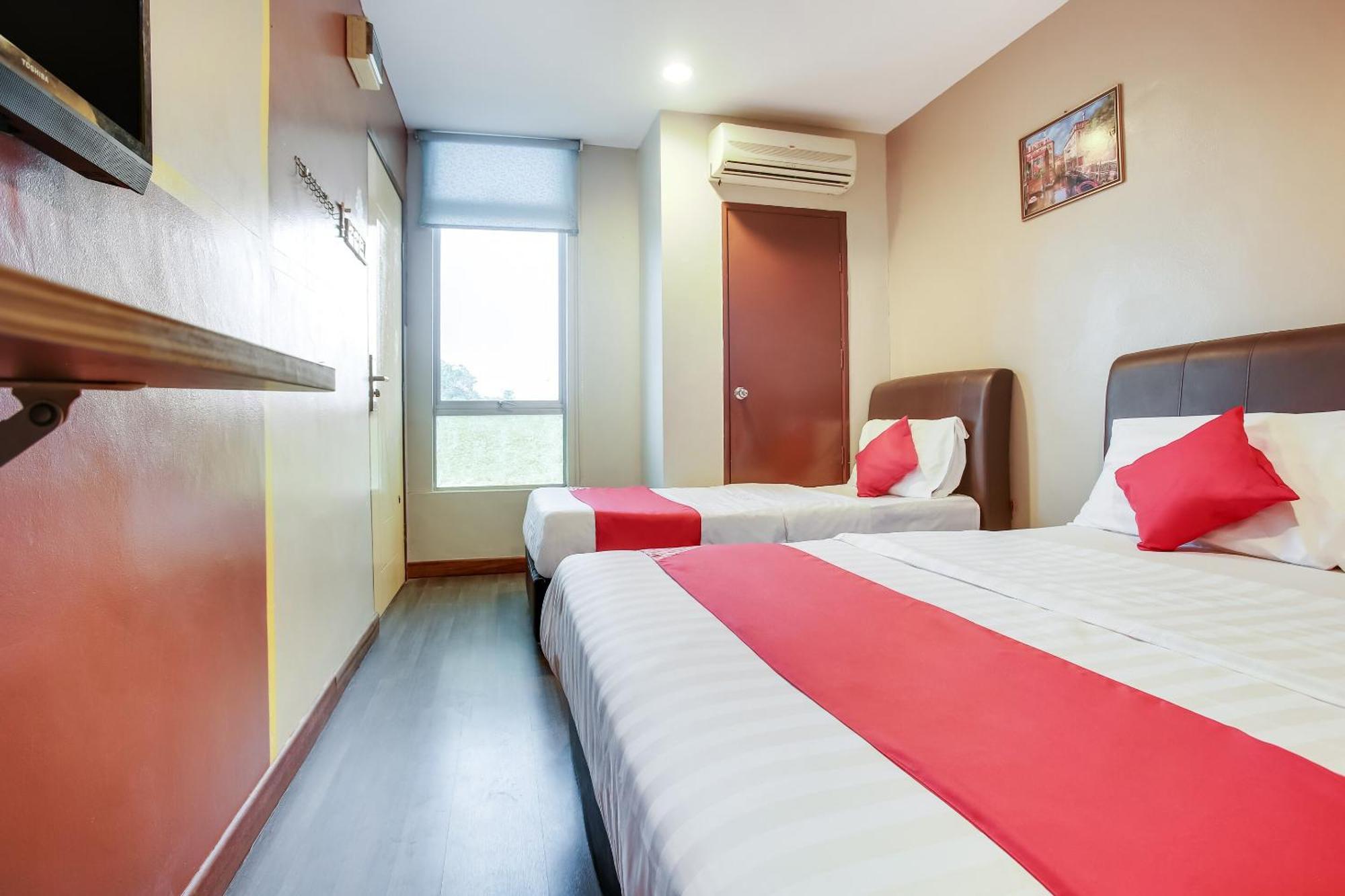 Oyo 90282 Hotel Taj Inn, Seksyen 7 샤알람 외부 사진