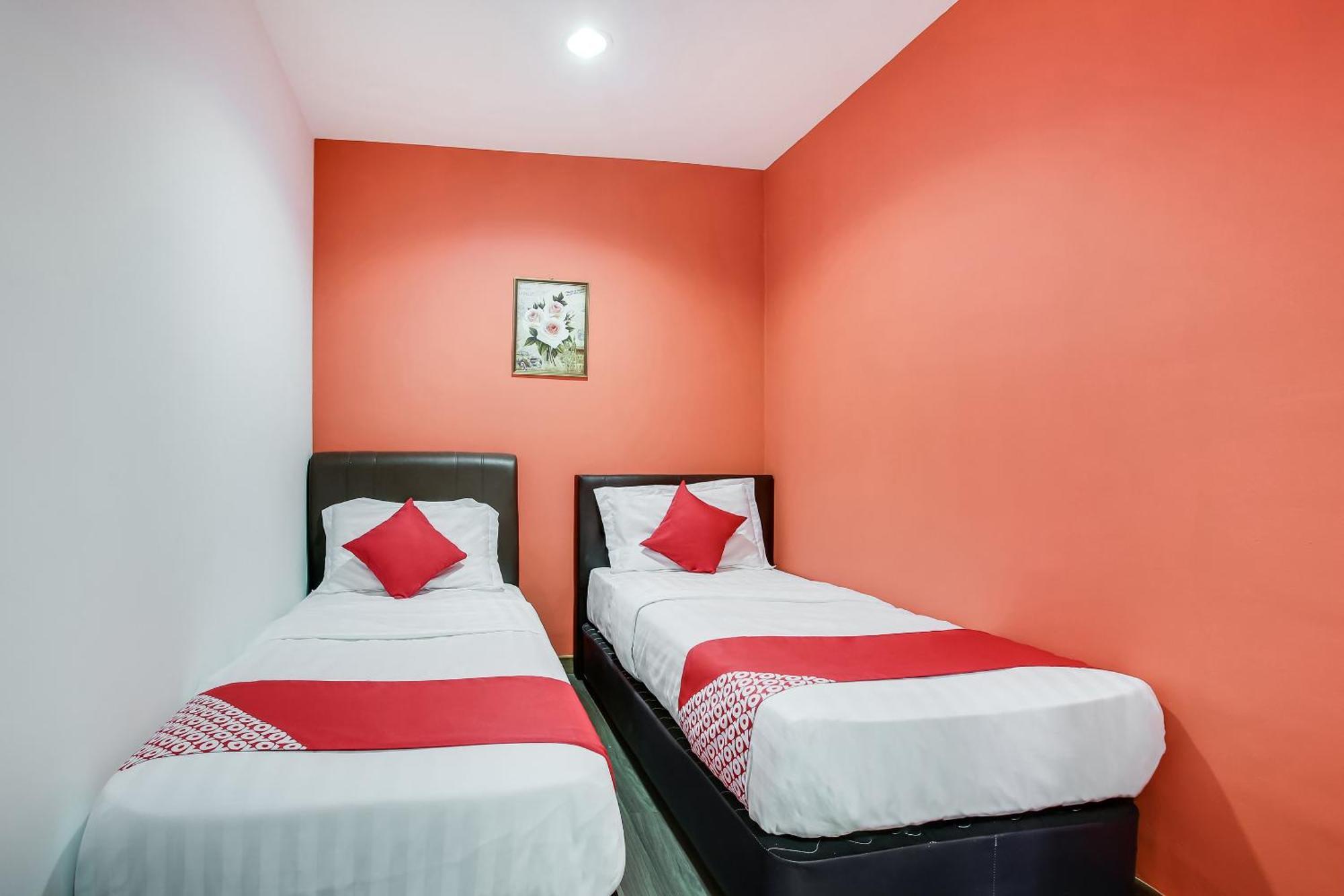 Oyo 90282 Hotel Taj Inn, Seksyen 7 샤알람 외부 사진