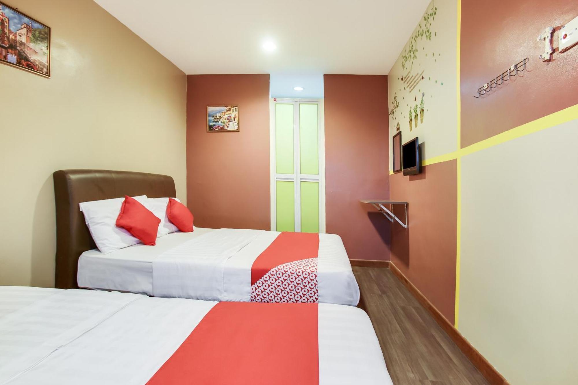 Oyo 90282 Hotel Taj Inn, Seksyen 7 샤알람 외부 사진