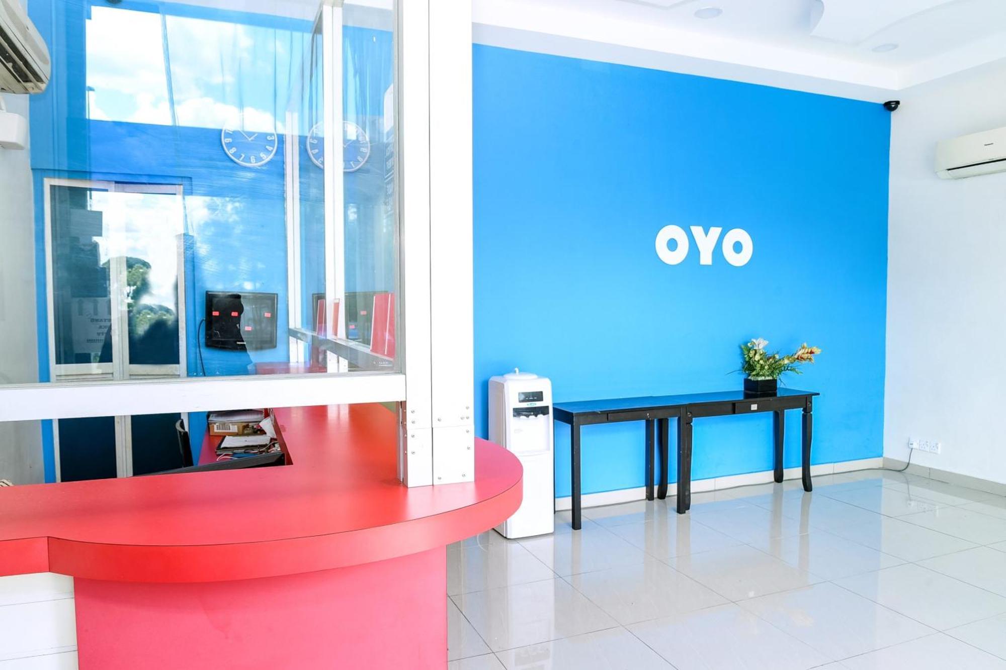 Oyo 90282 Hotel Taj Inn, Seksyen 7 샤알람 외부 사진
