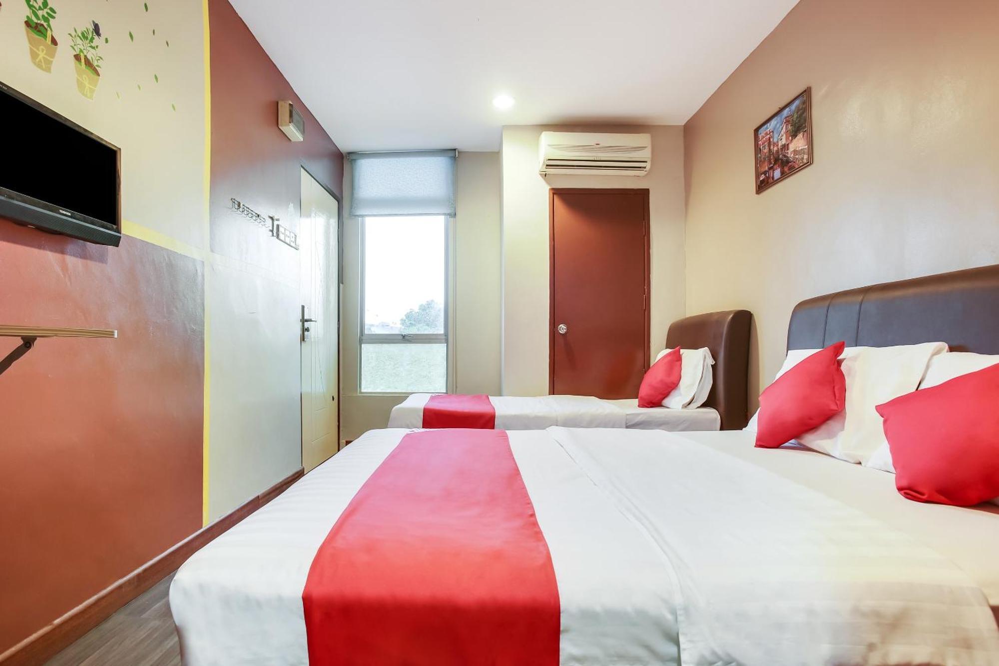 Oyo 90282 Hotel Taj Inn, Seksyen 7 샤알람 외부 사진