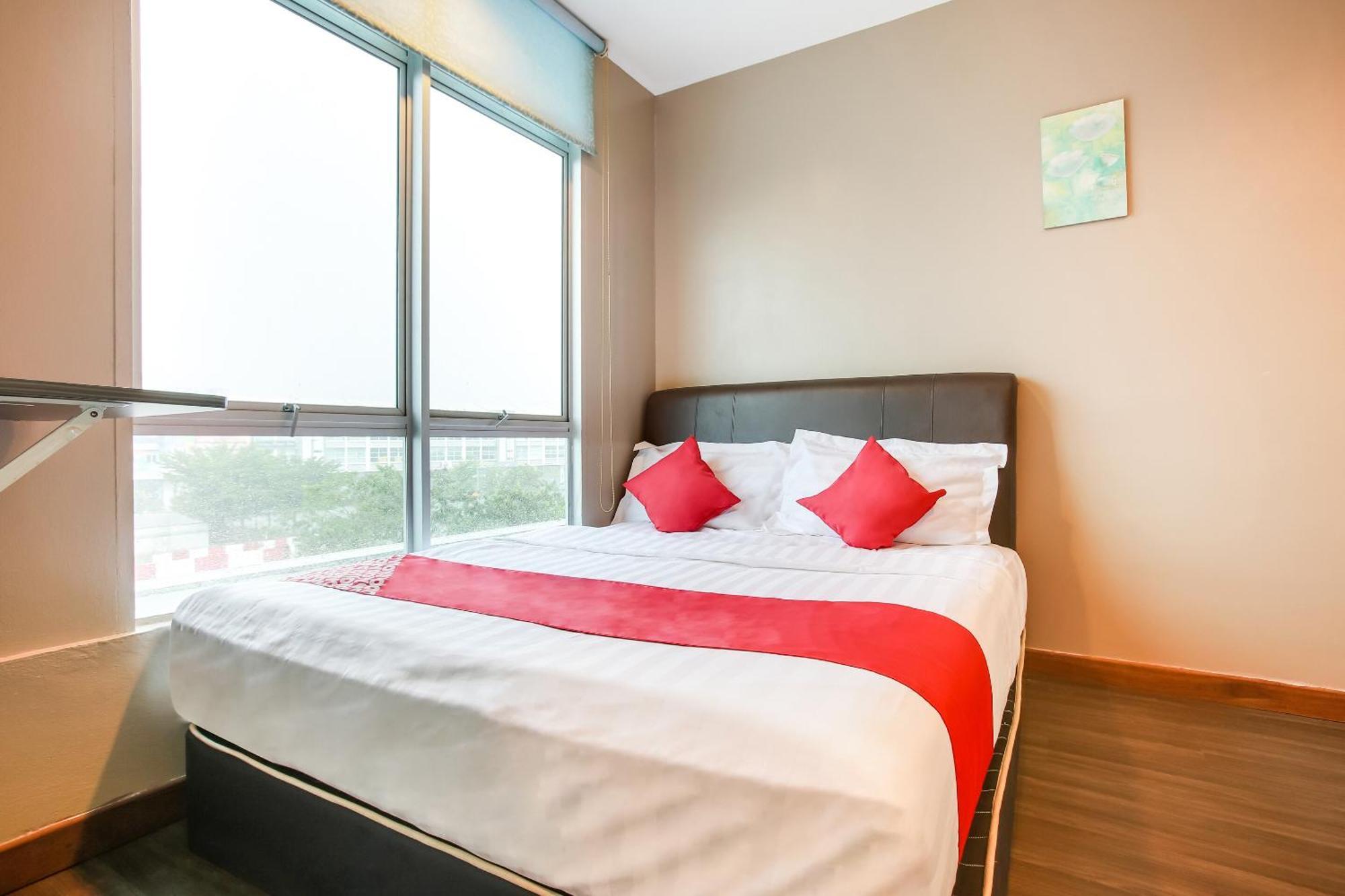 Oyo 90282 Hotel Taj Inn, Seksyen 7 샤알람 외부 사진