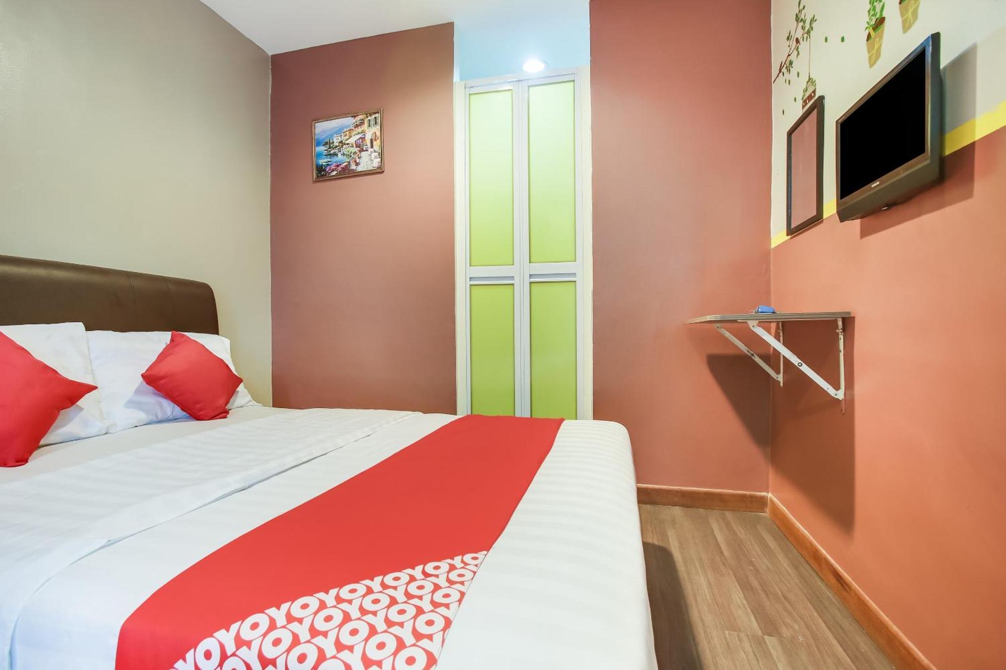 Oyo 90282 Hotel Taj Inn, Seksyen 7 샤알람 외부 사진