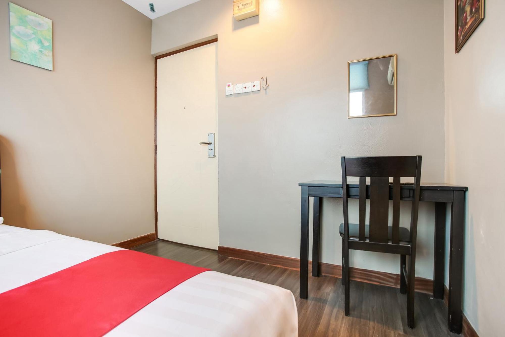 Oyo 90282 Hotel Taj Inn, Seksyen 7 샤알람 외부 사진