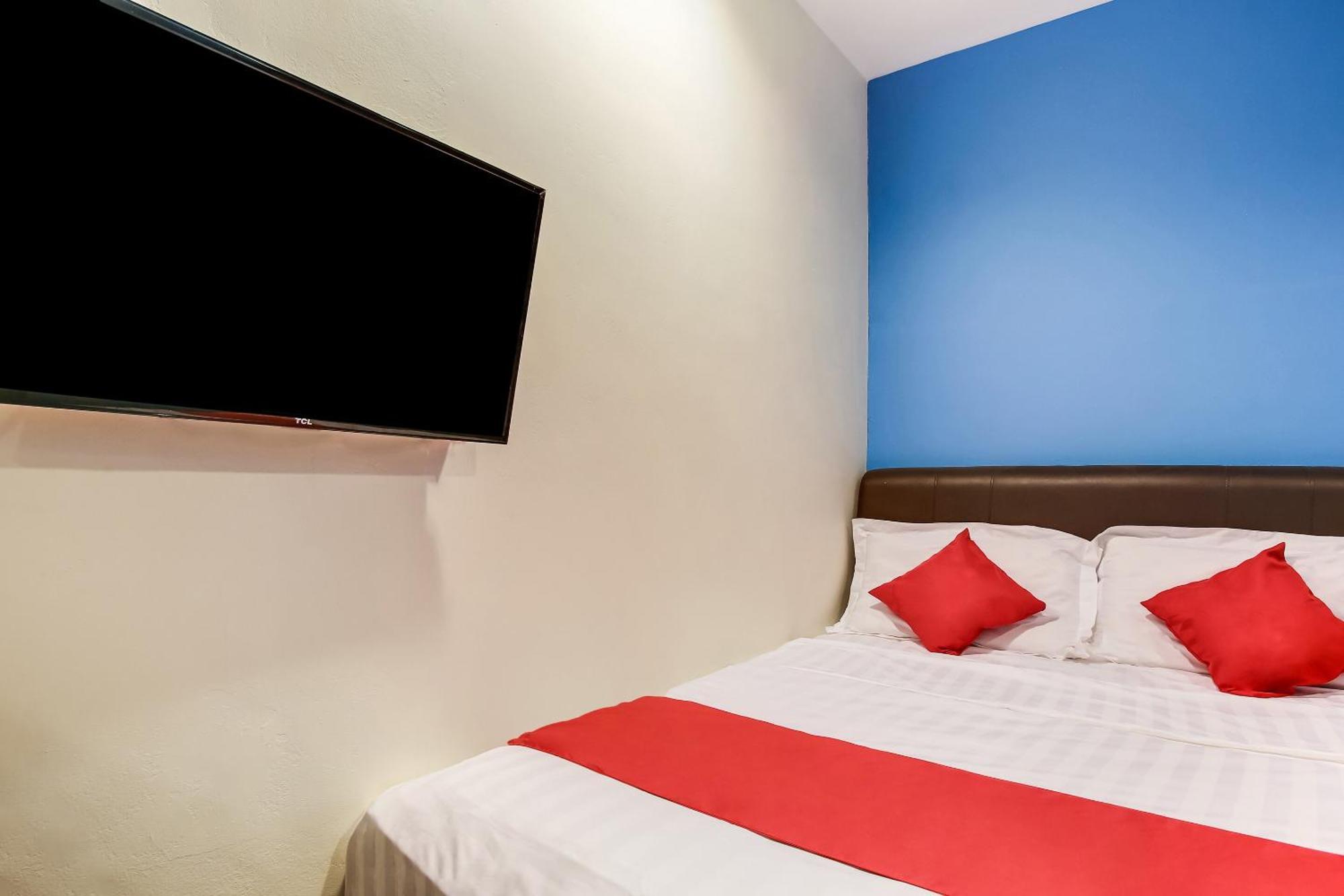 Oyo 90282 Hotel Taj Inn, Seksyen 7 샤알람 외부 사진