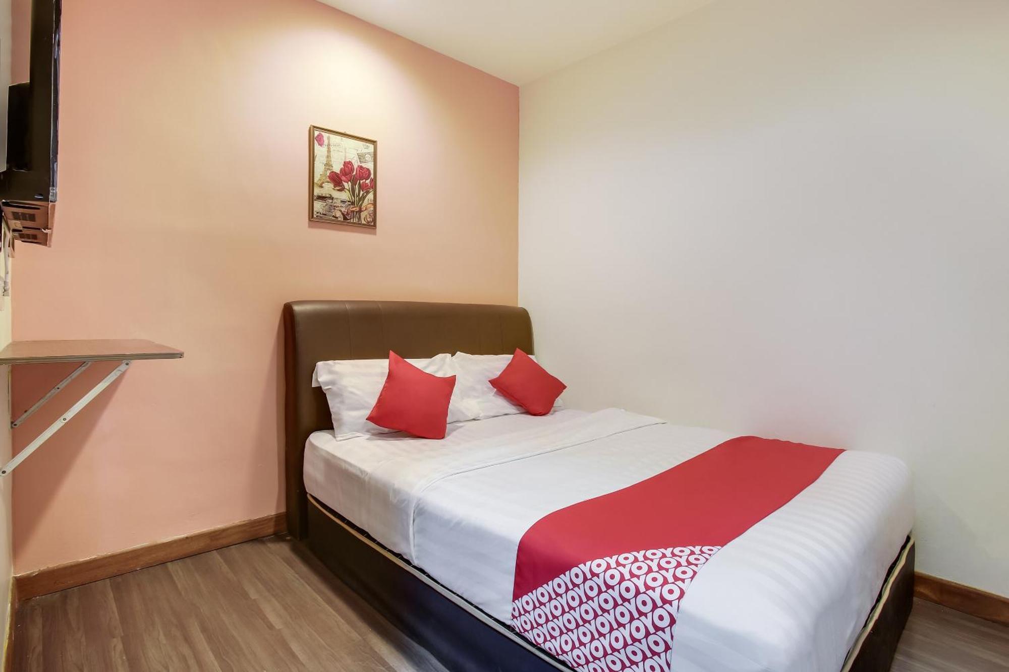 Oyo 90282 Hotel Taj Inn, Seksyen 7 샤알람 외부 사진