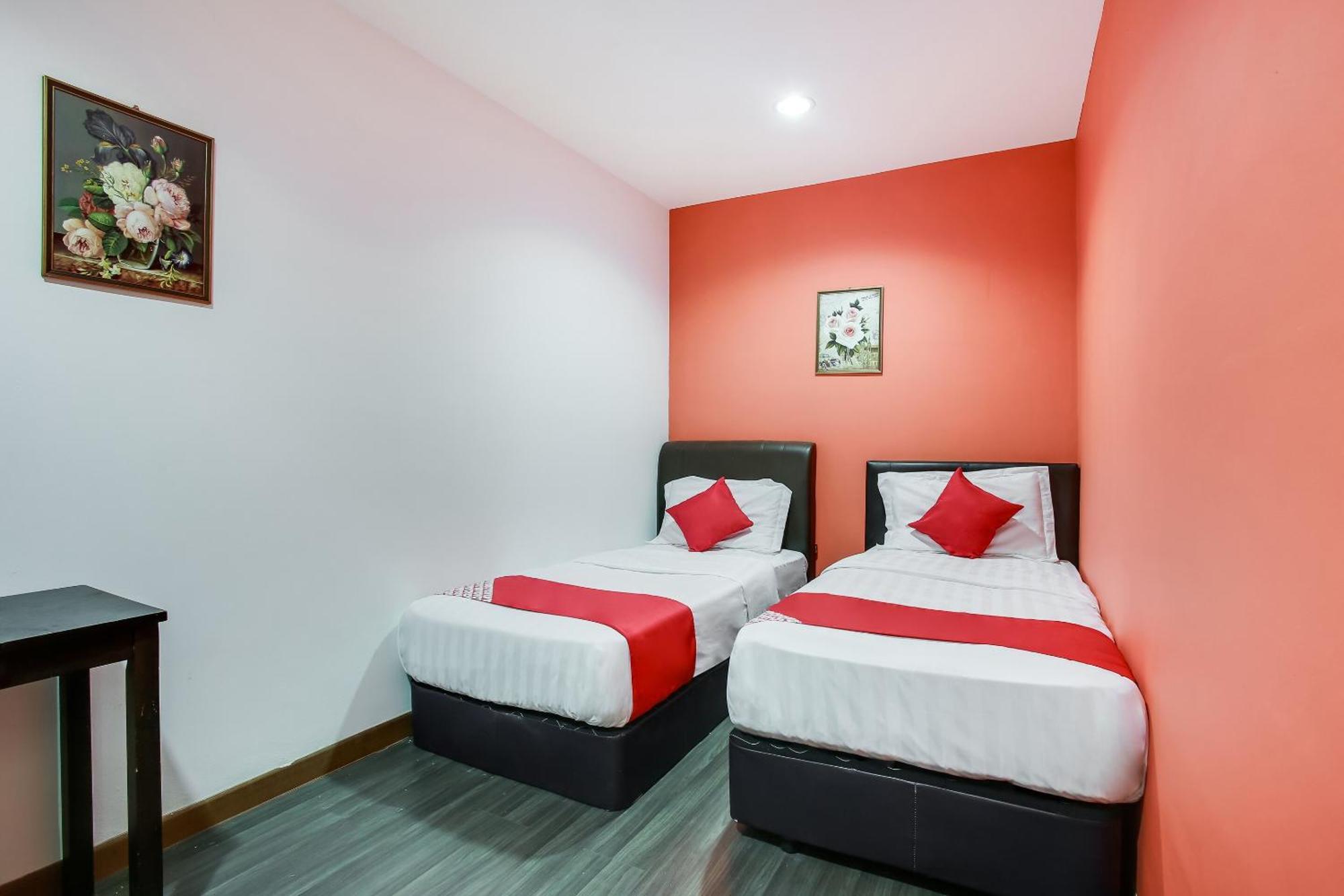Oyo 90282 Hotel Taj Inn, Seksyen 7 샤알람 외부 사진